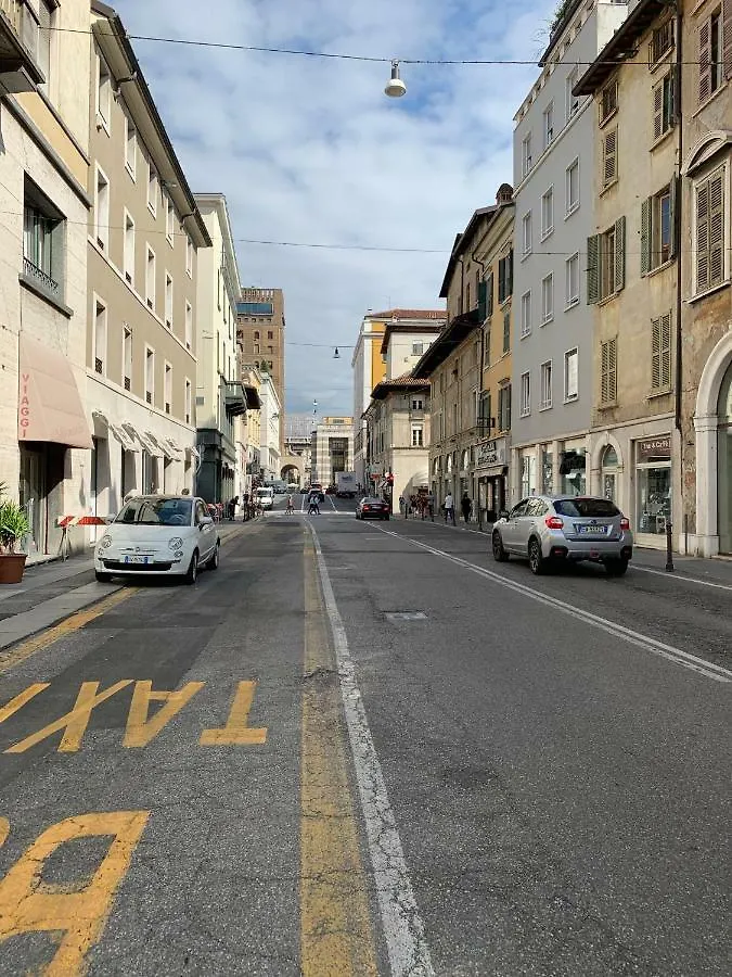 Bilocale 2 Piazza Vittoria - Affitti Brevi Italia Appartamento Brescia